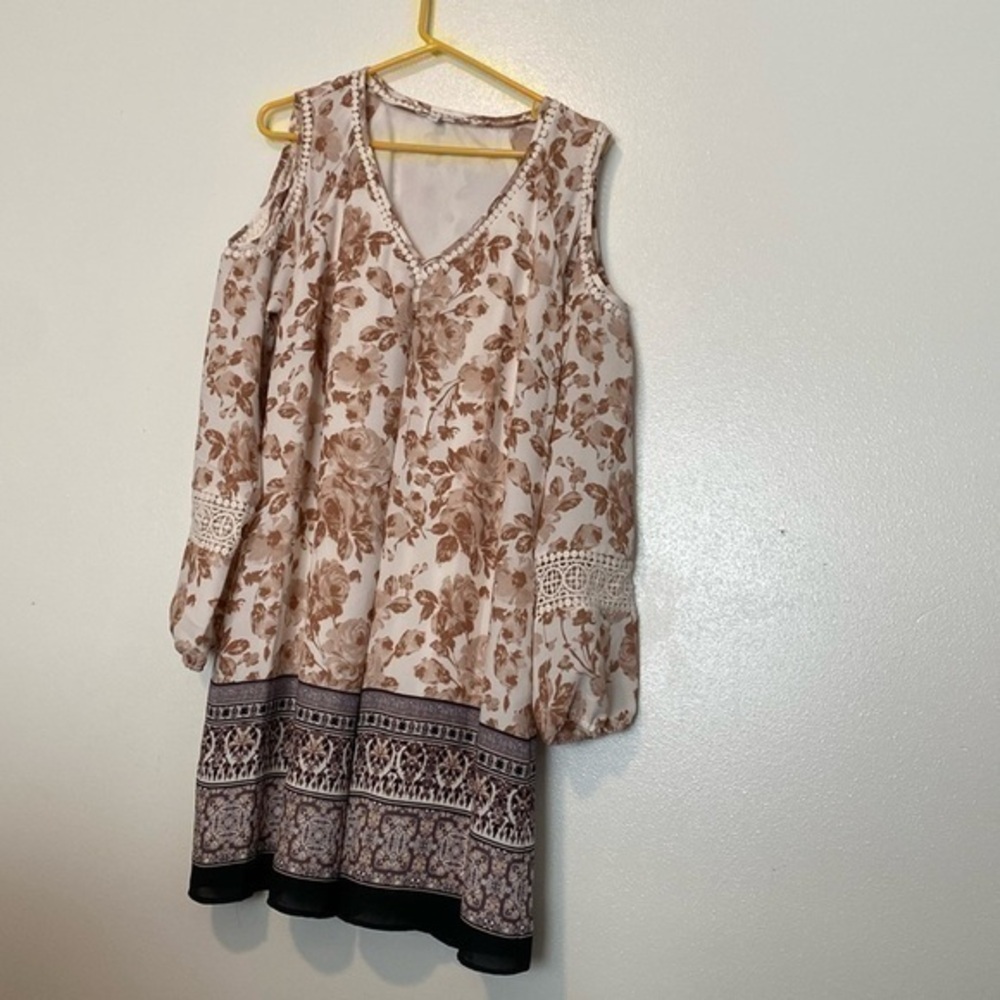 DR 2 floral cold shoulder long sleeve lined dress large